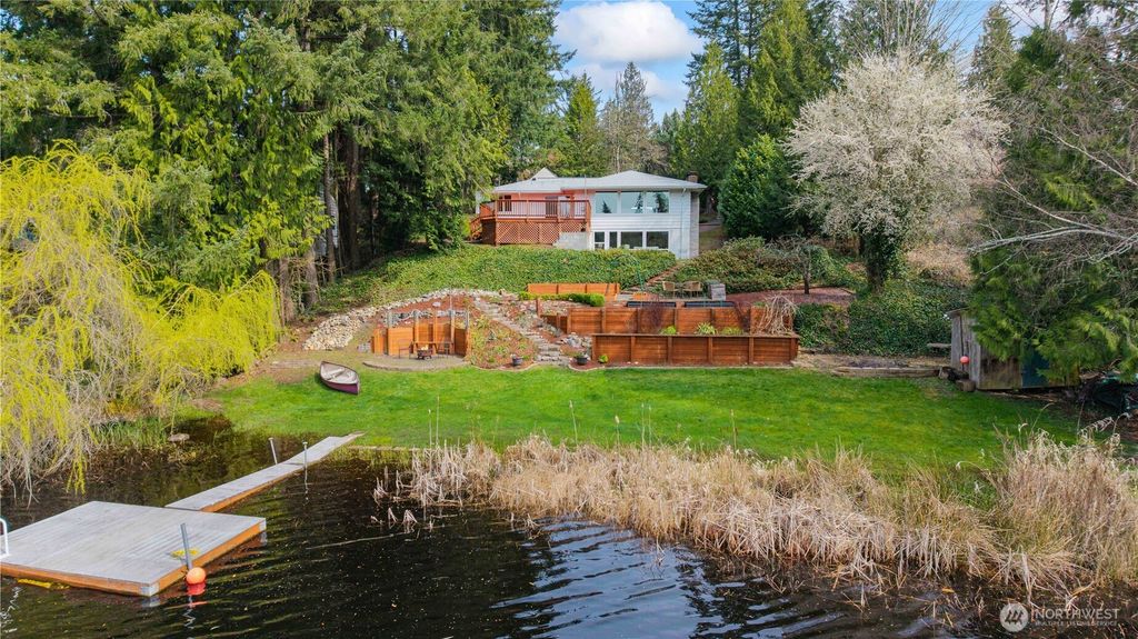 Photo of 33331 E Lake Holm Drive SE, Auburn, WA 98092 (MLS # 2353056)