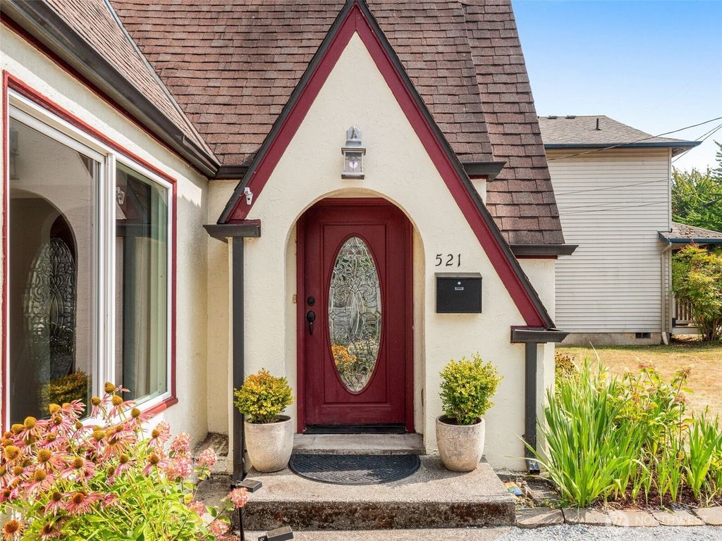 Photo of 521 E Gilman Avenue, Arlington, WA 98223 (MLS # 2428382)