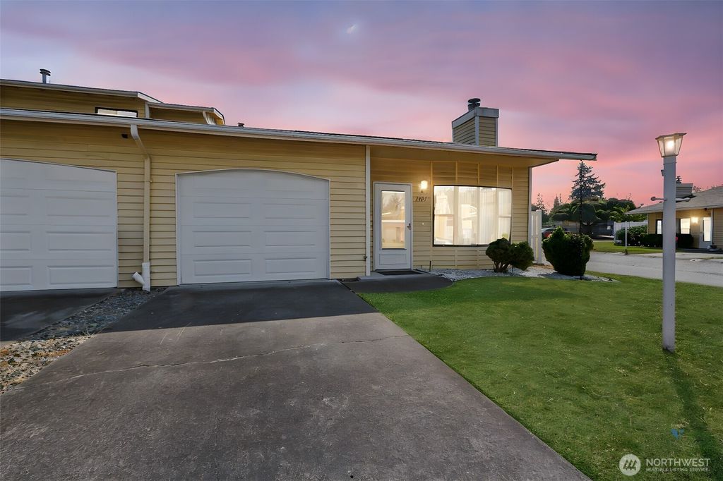 Photo of 1905 F Street SE #F19, Auburn, WA 98002 (MLS # 2429362)