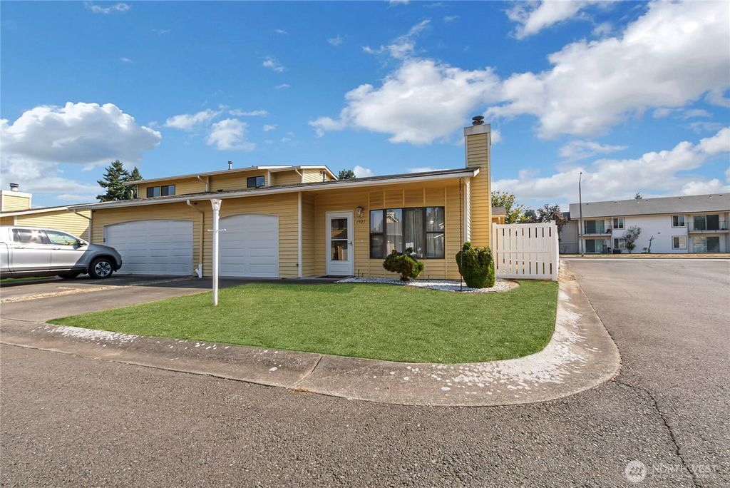 Photo of 1905 F Street SE #F19, Auburn, WA 98002 (MLS # 2429362)