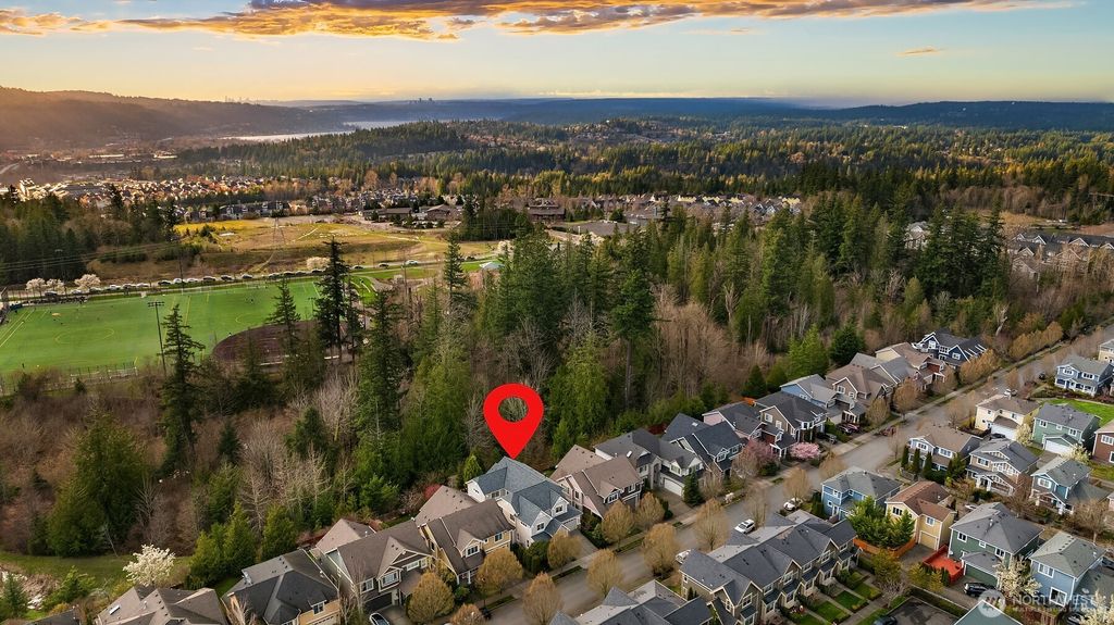 Photo of 1689 24th Avenue NE, Issaquah, WA 98029 (MLS # 2494996)