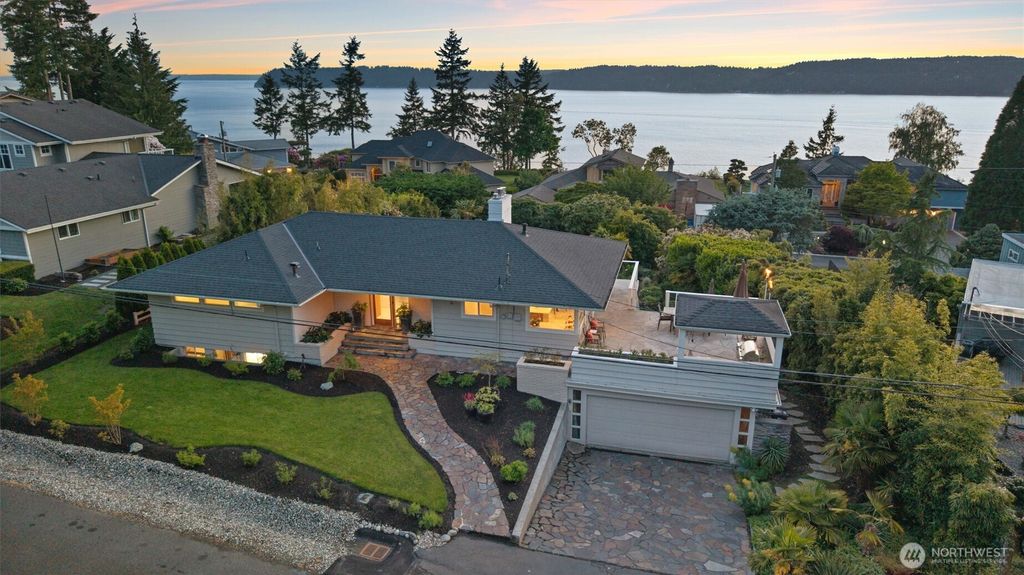 Photo of 1505 E Horizon Drive, Mukilteo, WA 98275 (MLS # 2378634)