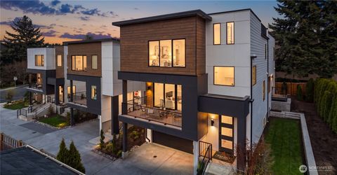 Photo of 134 8th Ct, Kirkland, WA 98033 (MLS # 2513829)
