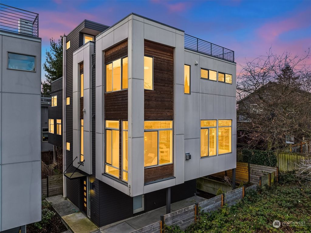 Photo of 312 NW 41st Street, Seattle, WA 98017 (MLS # 2326151)