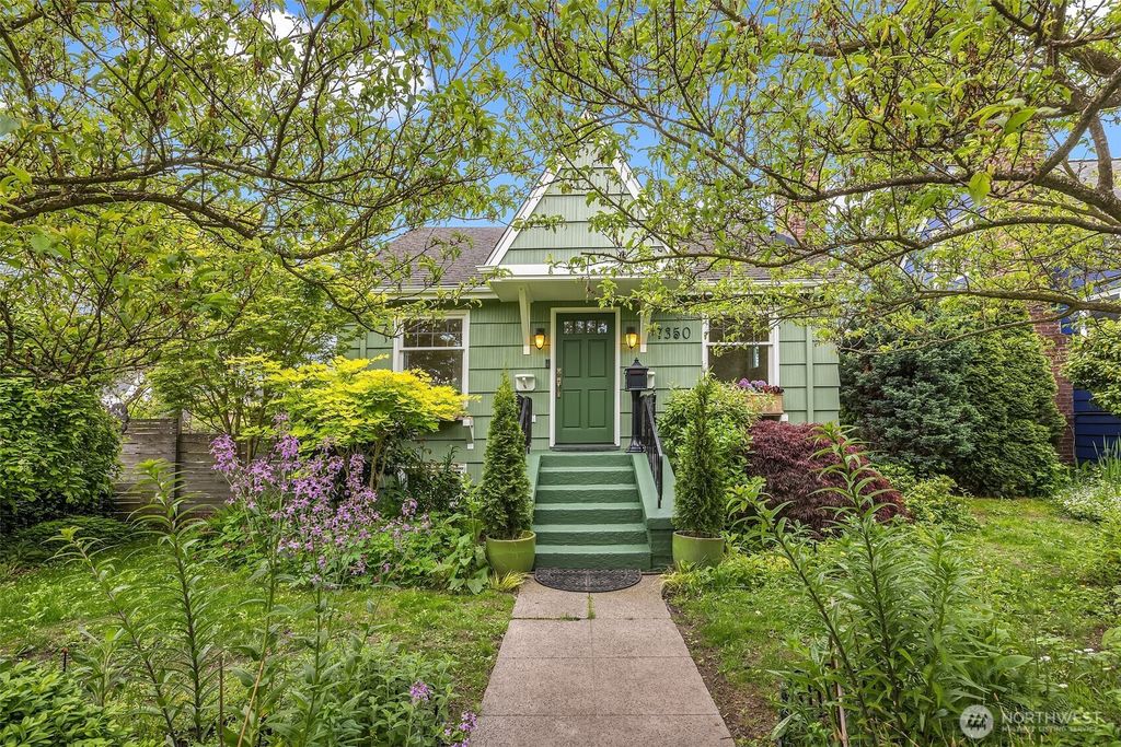 Photo of 7350 Keen Way N, Seattle, WA 98103 (MLS # 2374915)