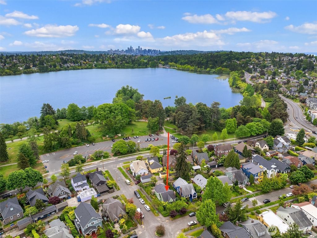 Photo of 7350 Keen Way N, Seattle, WA 98103 (MLS # 2374915)