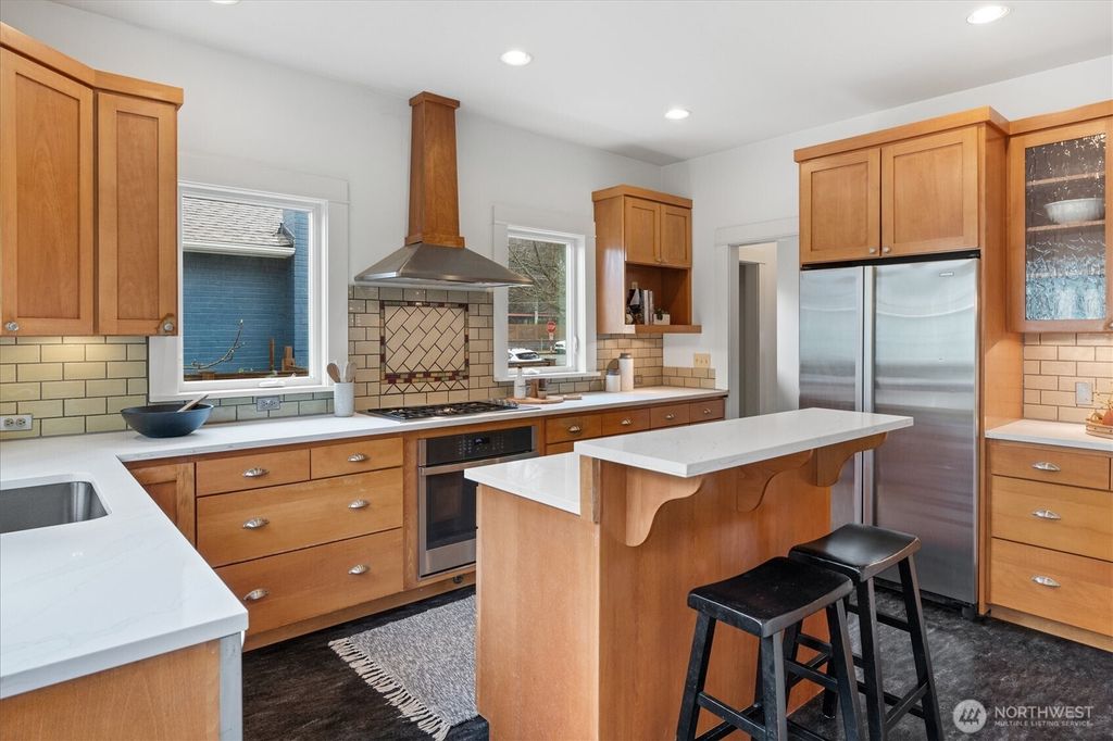 Photo of 6551 24th Avenue NE, Seattle, WA 98115 (MLS # 2503363)