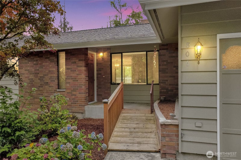 806 Comanche Drive