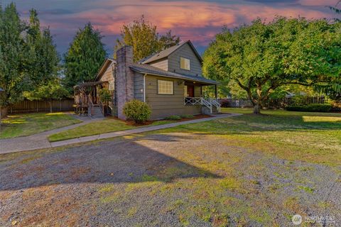 Photo of 303 NW 1st Avenue, Kelso, WA 98626 (MLS # 2446197)