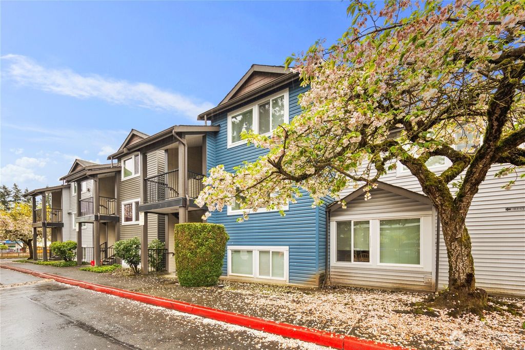 Photo of 26205 116th Avenue SE #A204, Kent, WA 98030 (MLS # 2478499)