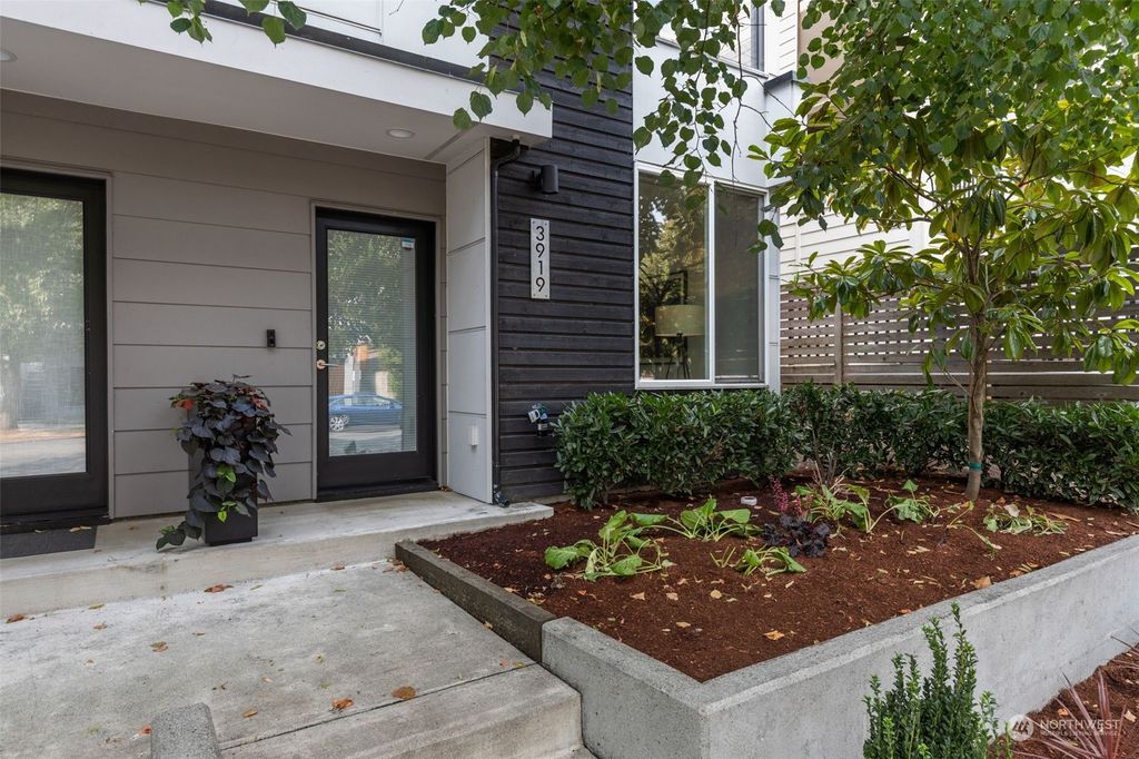 Photo of 3919 California Avenue SW, Seattle, WA 98116 (MLS # 2154669)
