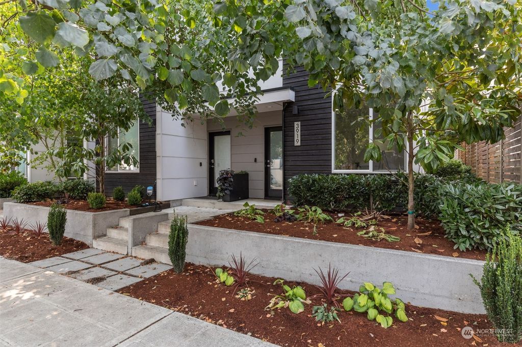 Photo of 3919 California Avenue SW, Seattle, WA 98116 (MLS # 2154669)