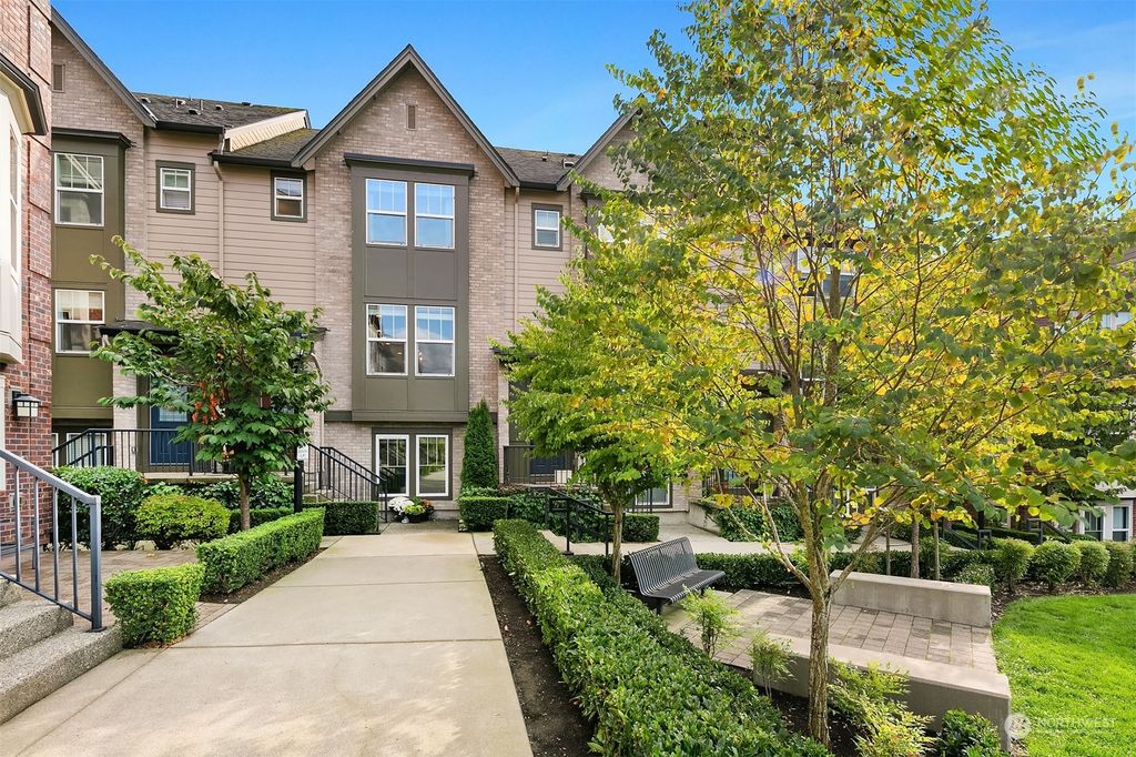 Photo of 1316 Greenwich Walk Walk NE #30.3, Issaquah, WA 98029 (MLS # 2164312)