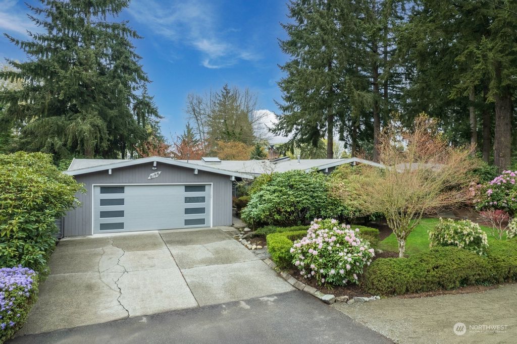 Photo of 6155 NE 185th Street, Kenmore, WA 98028 (MLS # 2219961)