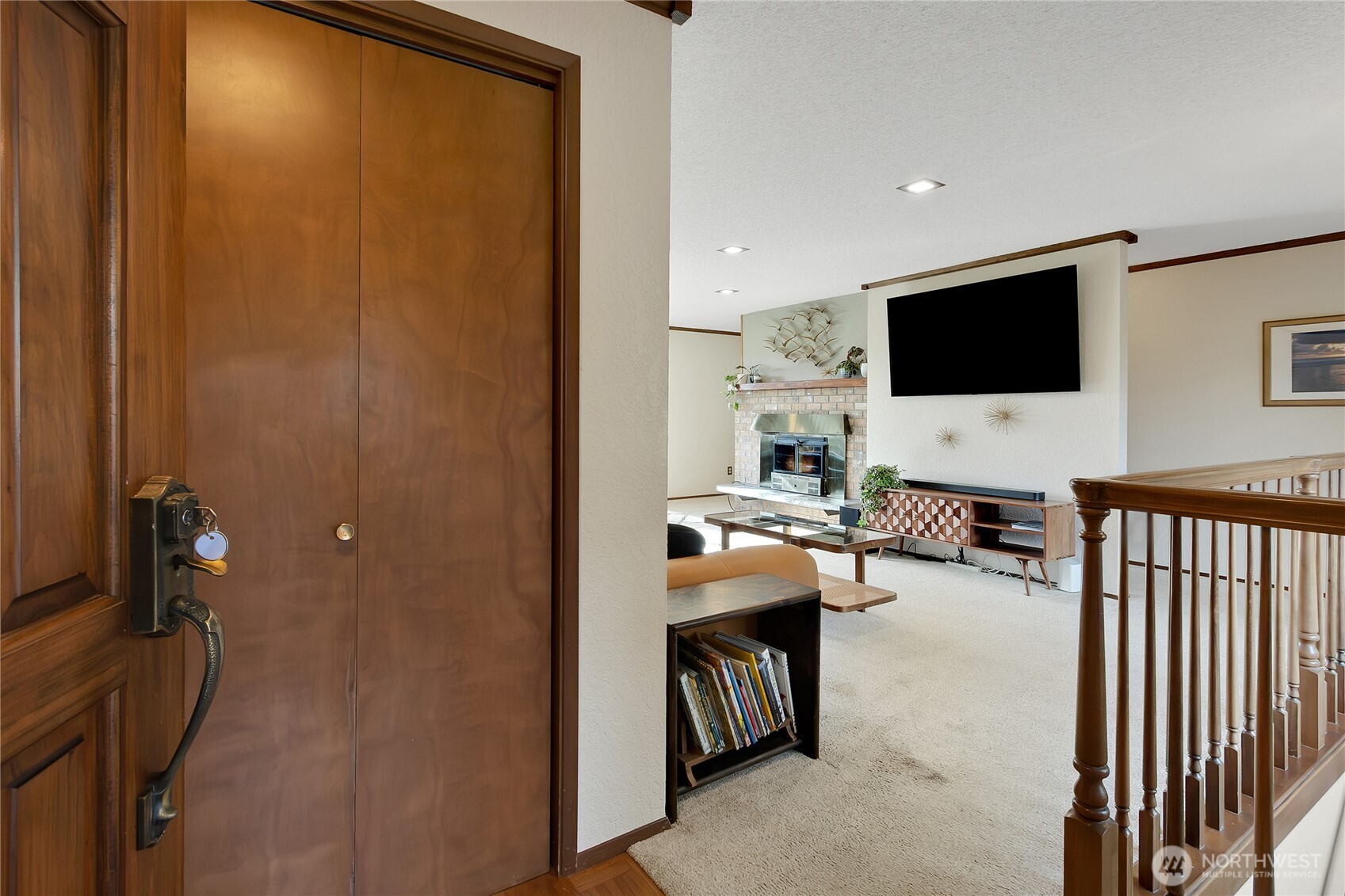 3715 Goldcrest Heights NW