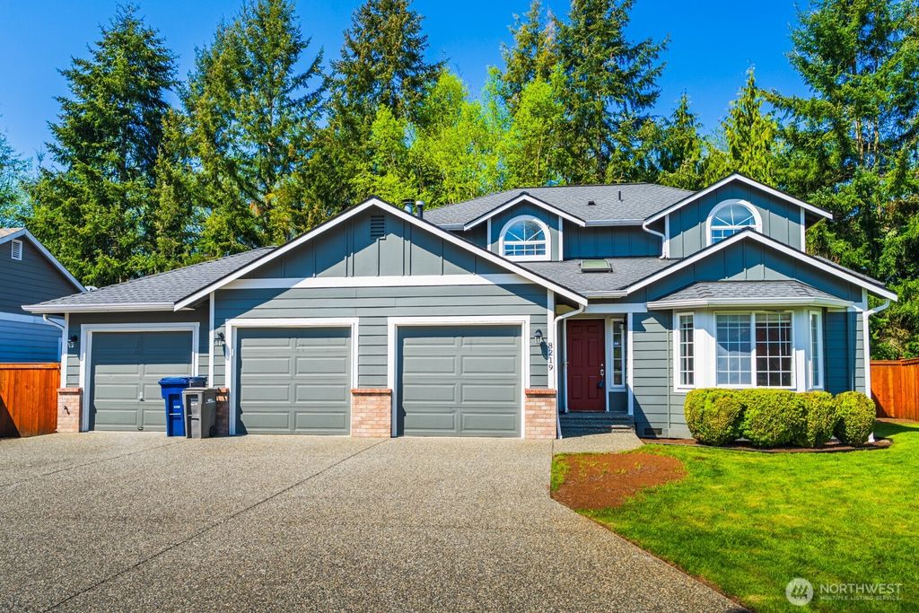 Photo of 8219 27th Place NE, Lake Stevens, WA 98258 (MLS # 2358959)