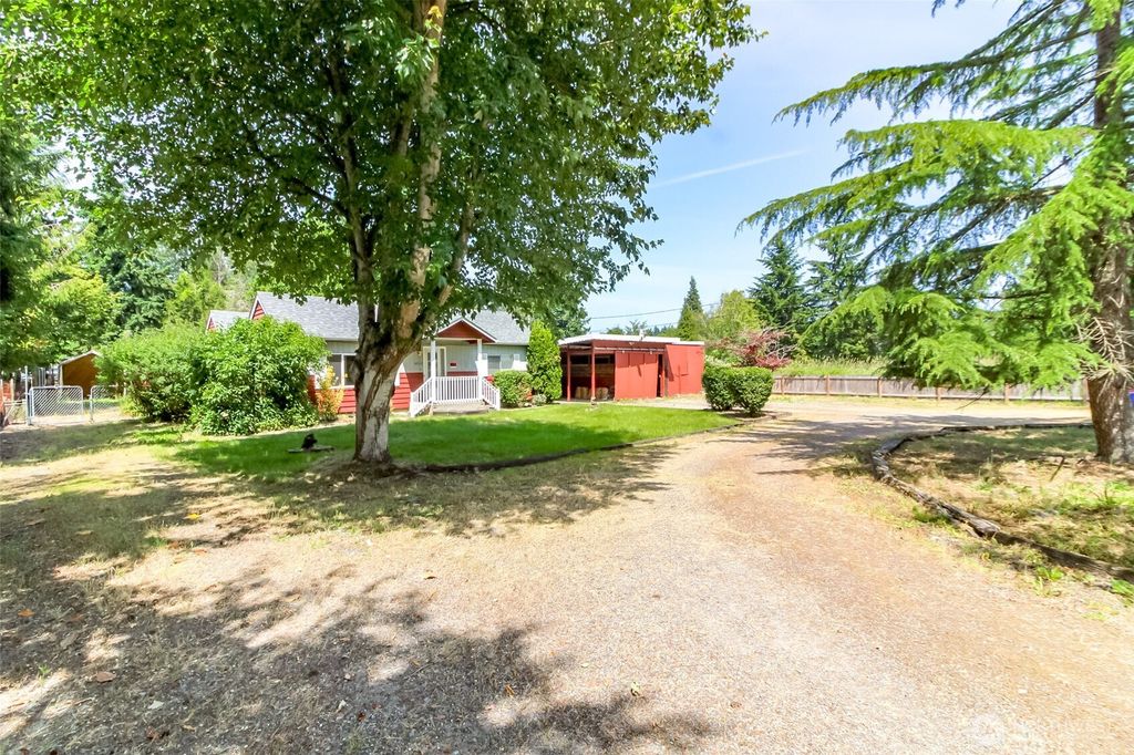 Photo of 14523 Pioneer Way E, Puyallup, WA 98372 (MLS # 2487436)