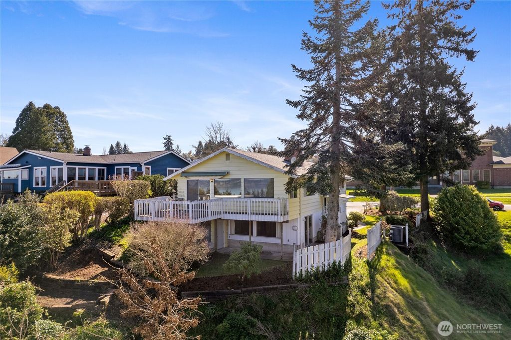 Photo of 1411 Nisqually Street, Steilacoom, WA 98388 (MLS # 2505849)