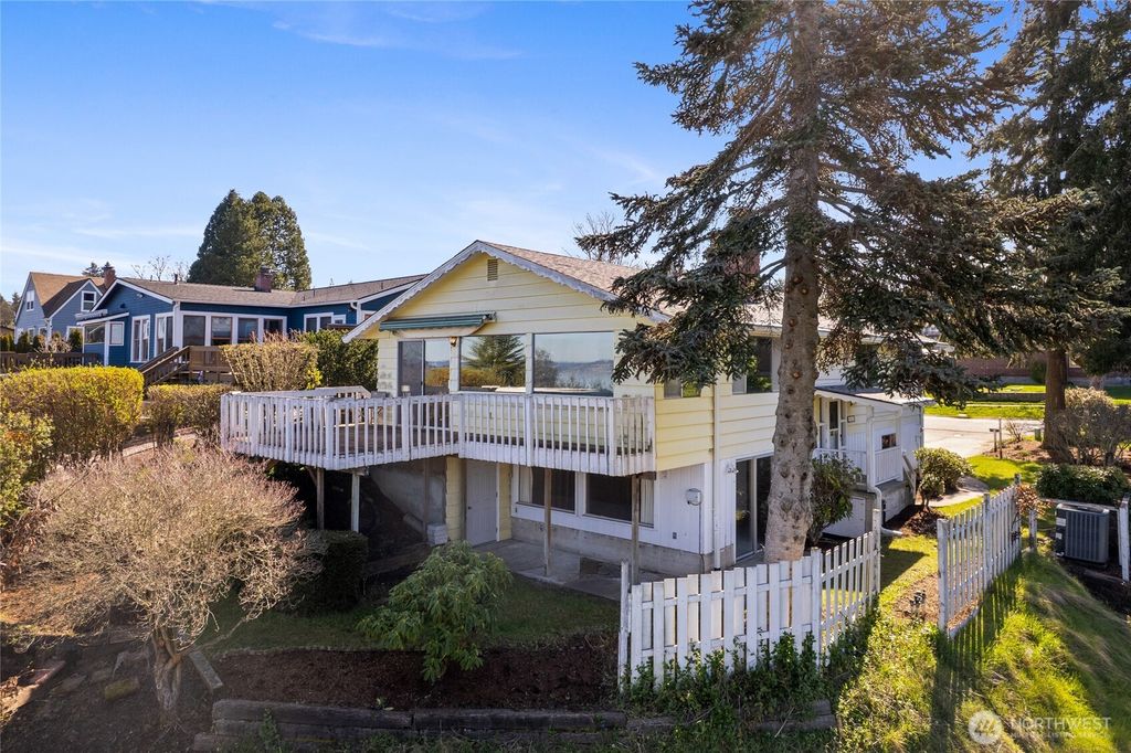 Photo of 1411 Nisqually Street, Steilacoom, WA 98388 (MLS # 2505849)