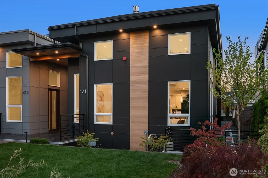 Photo of 421 14th Avenue W, Kirkland, WA 98033 (MLS # 2436092)