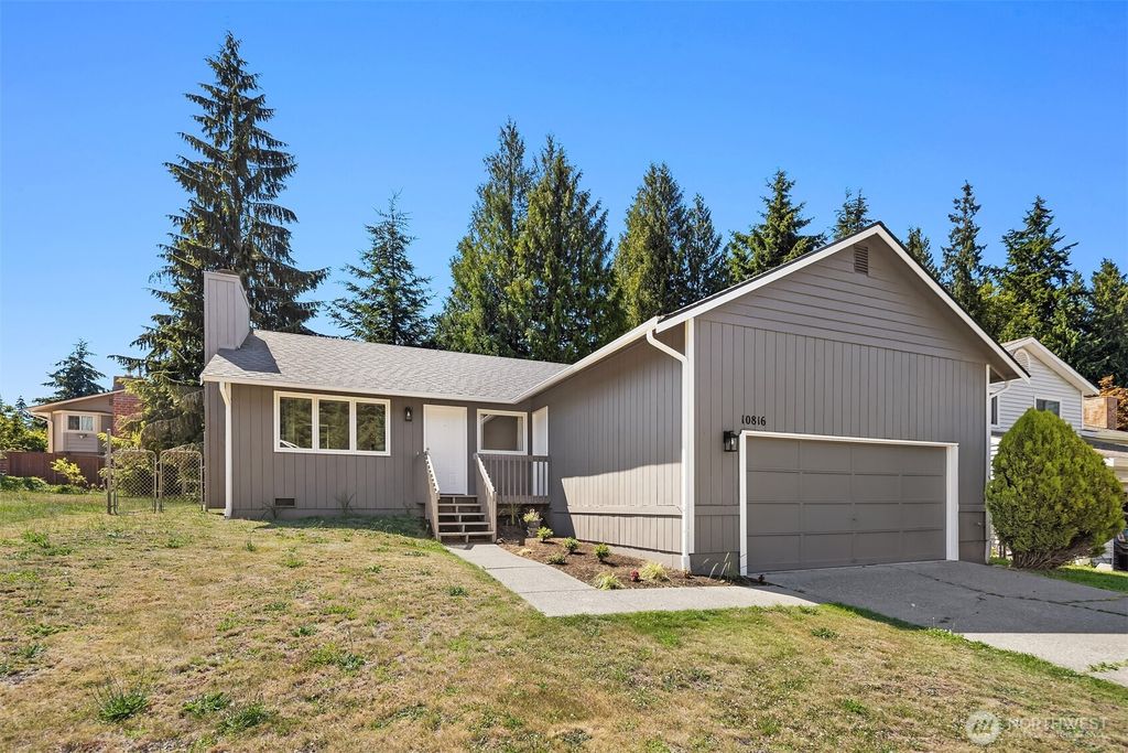 Photo of 10816 10th Drive SE, Everett, WA 98208 (MLS # 2554505)