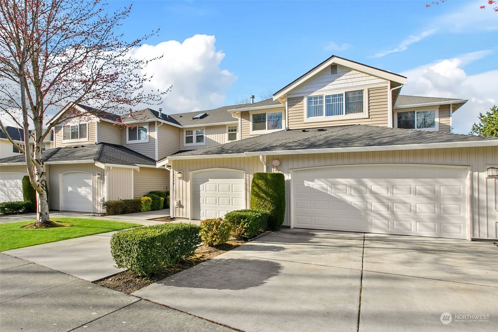 Photo of 10940 SE 187th Lane, Renton, WA 98055 (MLS # 2048677)