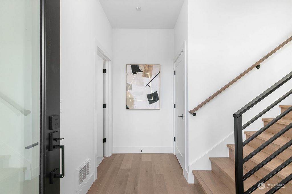 Photo of 401 NE 76th Street, Seattle, WA 98115 (MLS # 2177914)