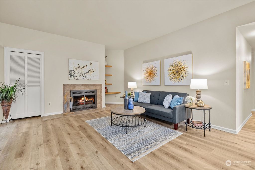 Photo of 5201 22nd Avenue NE #304, Seattle, WA 98105 (MLS # 2308232)