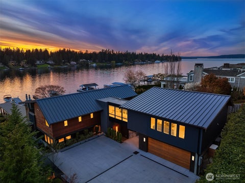 Photo of 8804 NE 34th Street, Yarrow Point, WA 98004 (MLS # 2585846)