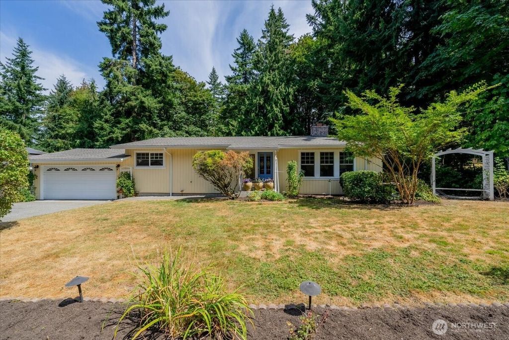 Photo of 15518 76th Pl NE Pl, Kenmore, WA 98028 (MLS # 2413951)