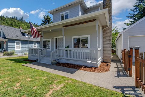 Photo of 413 Long Street, Wilkeson, WA 98396 (MLS # 2523993)