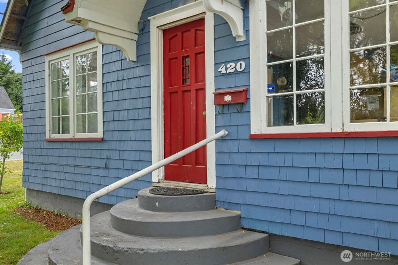 420 Warren Street