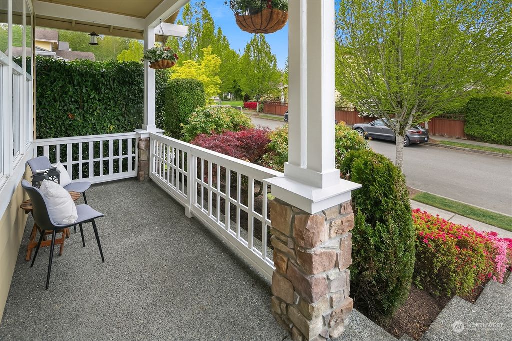 Photo of 2478 33rd Avenue NE, Issaquah, WA 98029 (MLS # 2227614)