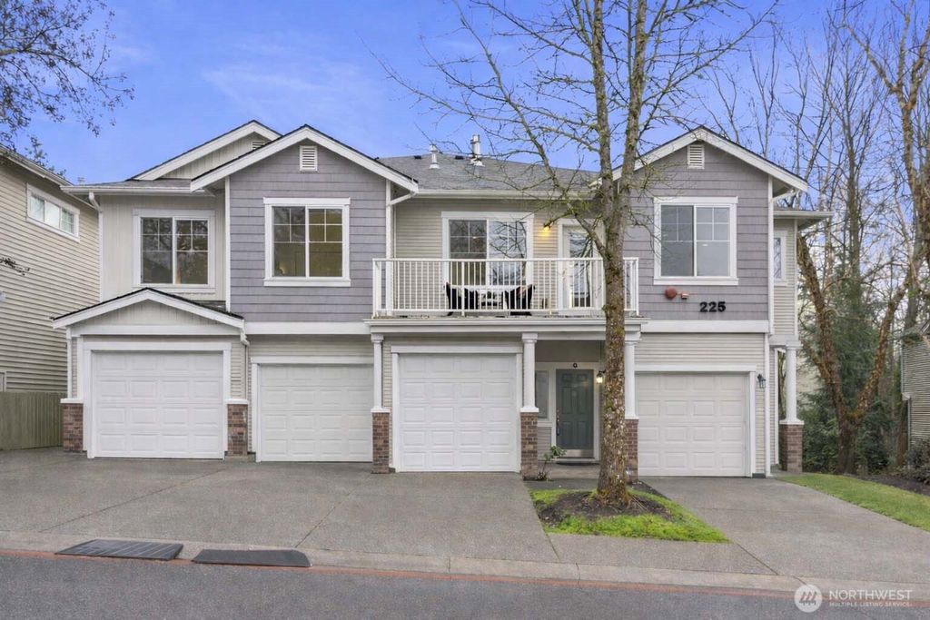 Photo of 225 S 51st Street #G, Renton, WA 98055 (MLS # 2481154)