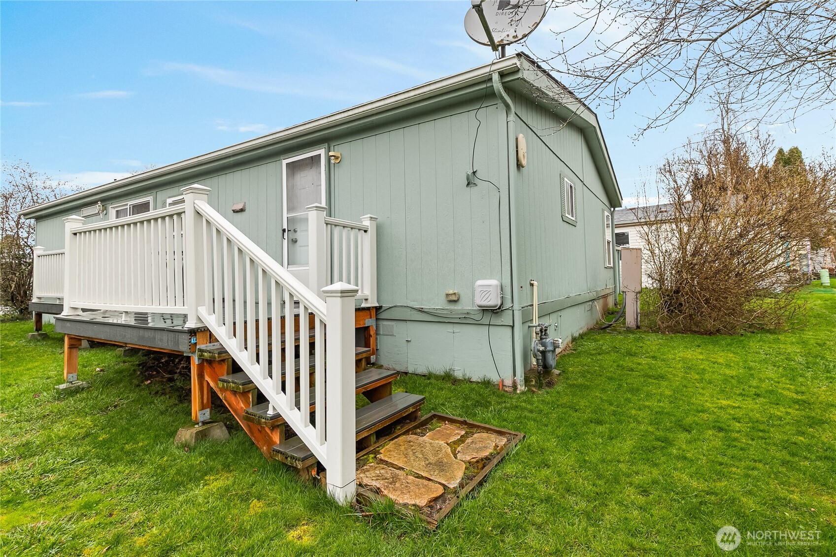 2350 Douglas Road 17