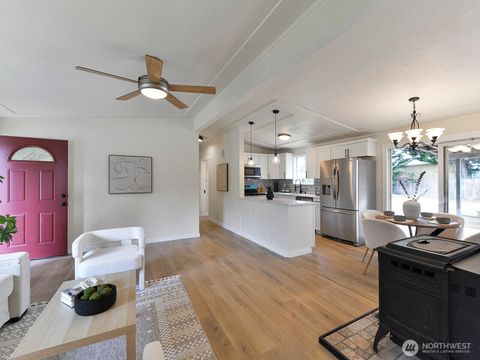 Photo of 871 99th Street S, Tacoma, WA 98444 (MLS # 2433291)