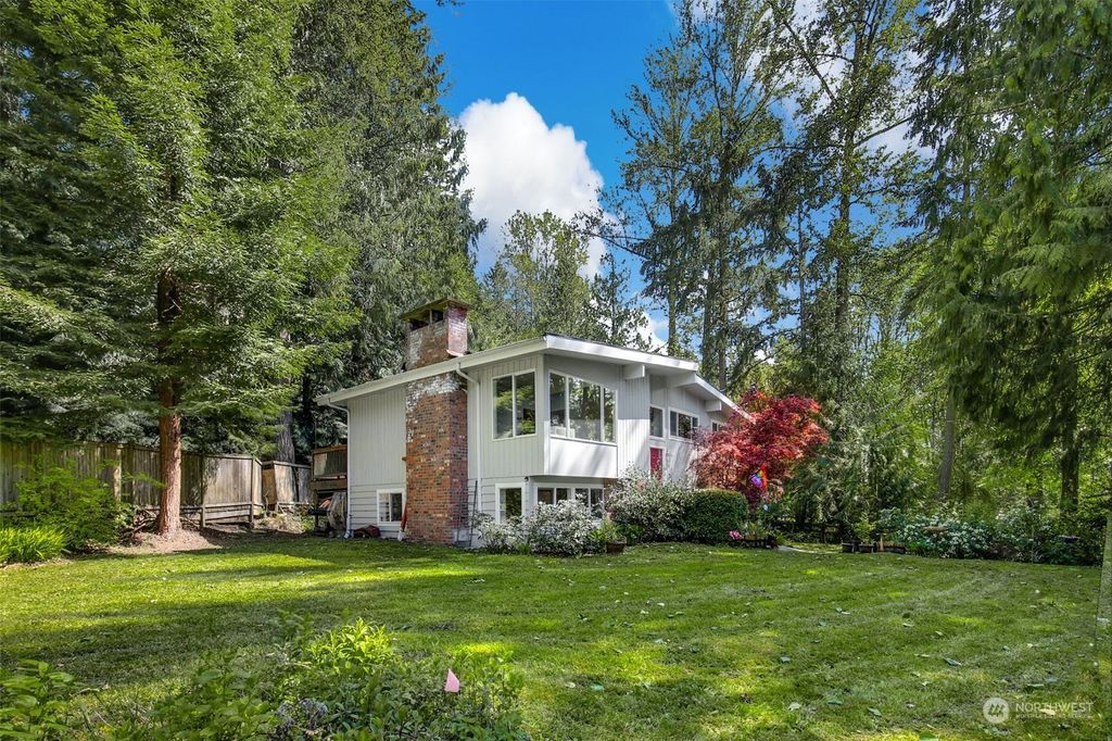 Photo of 10120 212th Avenue NE, Redmond, WA 98053 (MLS # 2043334)