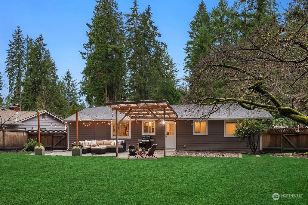 Photo of 17814 199th Avenue NE, Woodinville, WA 98077 (MLS # 2191496)