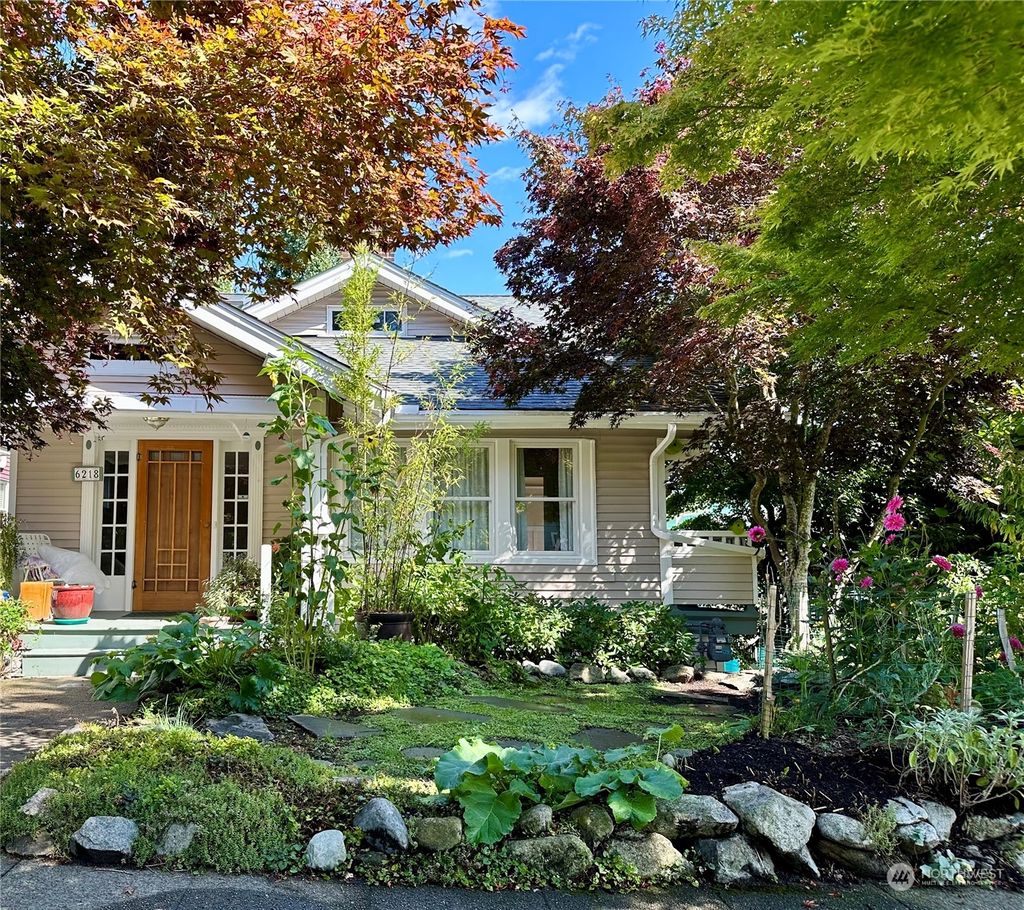 Photo of 6218 20th Avenue NE, Seattle, WA 98115 (MLS # 2282736)