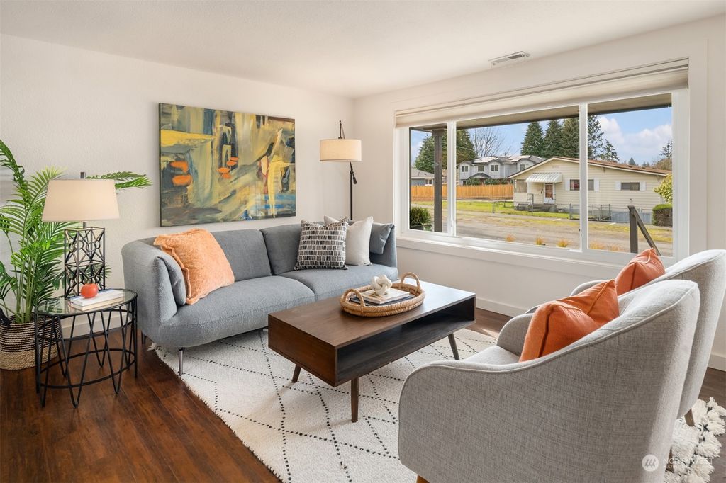 Photo of 9422 24th Avenue SW, Seattle, WA 98106 (MLS # 2039729)