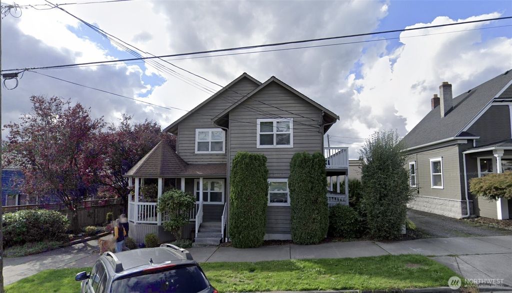 Photo of 126 Avenue C #102, Snohomish, WA 98290 (MLS # 2333881)