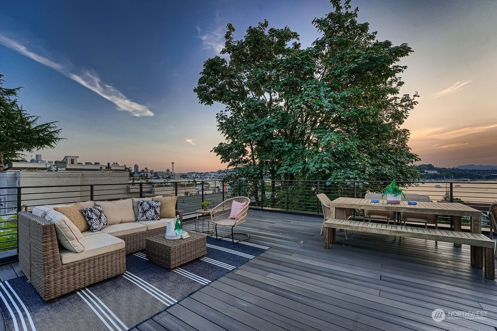 Photo of 111 E Louisa Street, Seattle, WA 98102 (MLS # 2255642)