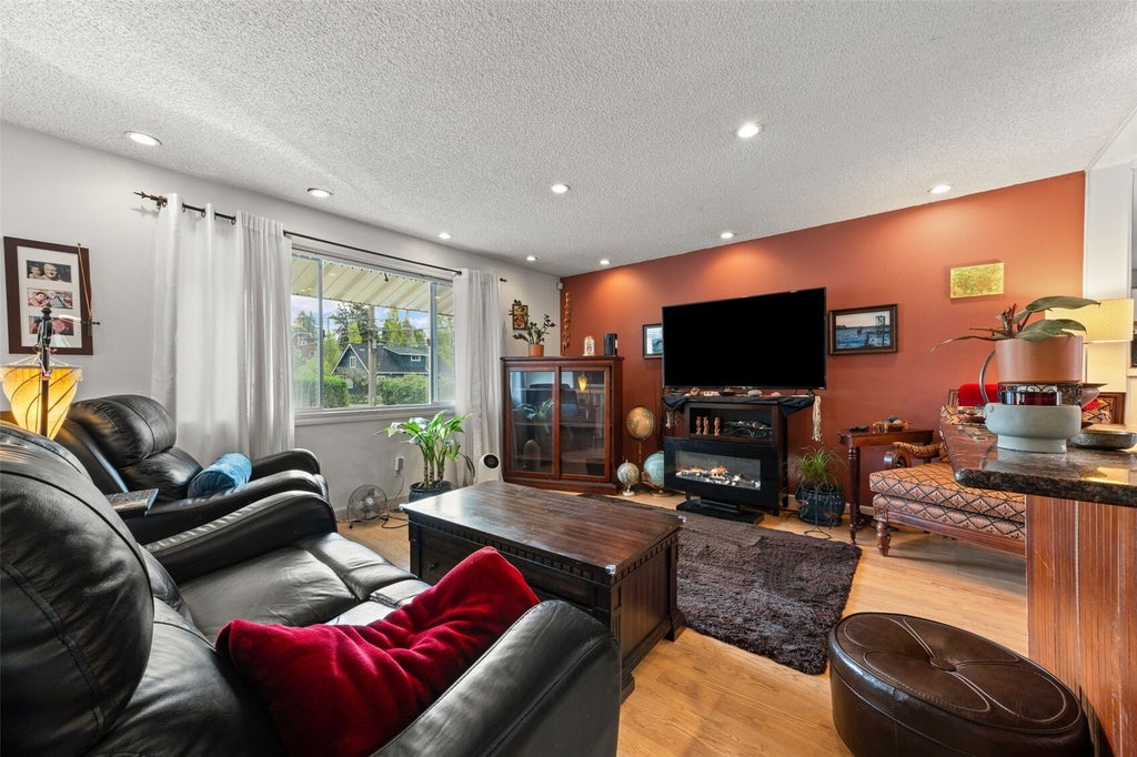 Photo of 4057 30th Avenue S, Seattle, WA 98108 (MLS # 2594799)