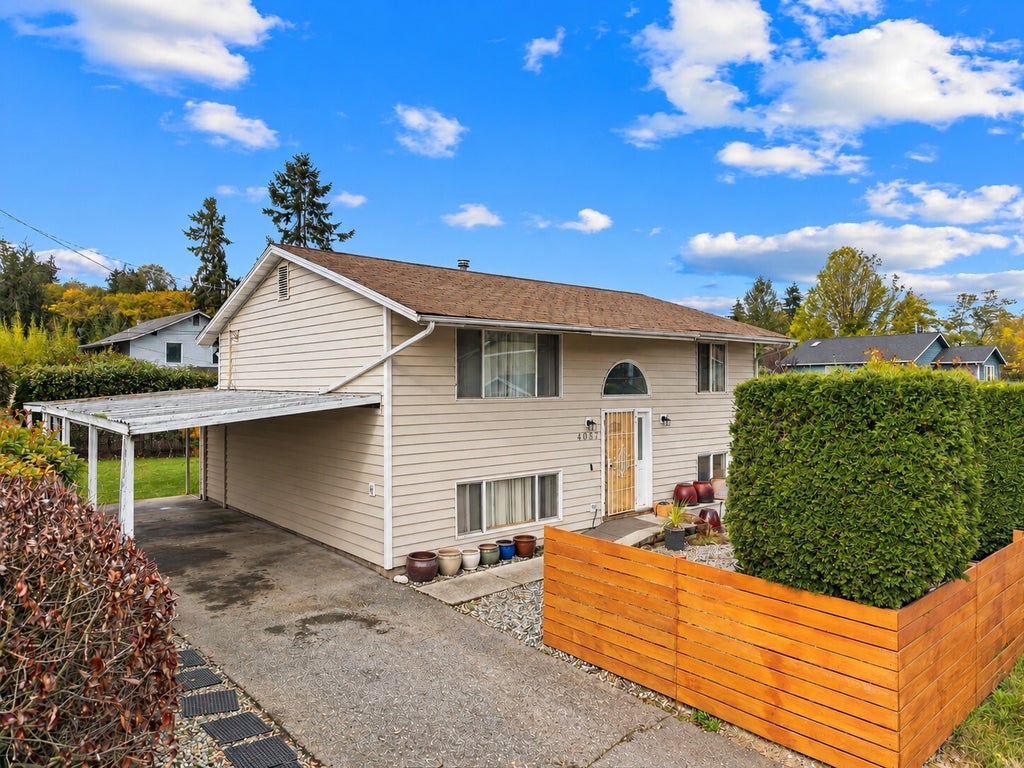 Photo of 4057 30th Avenue S, Seattle, WA 98108 (MLS # 2594799)
