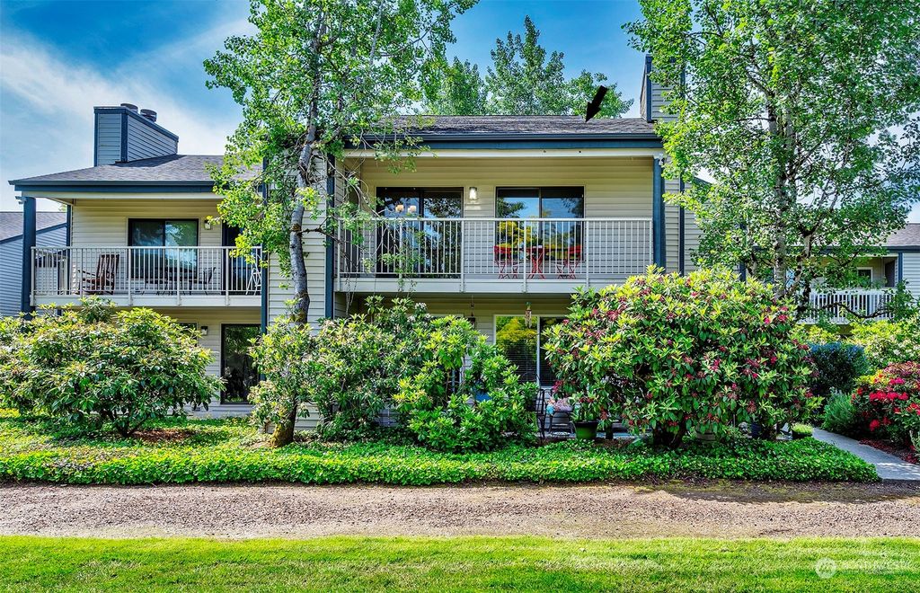 Photo of 4411 216th Street SW #C, Mountlake Terrace, WA 98043 (MLS # 2078143)