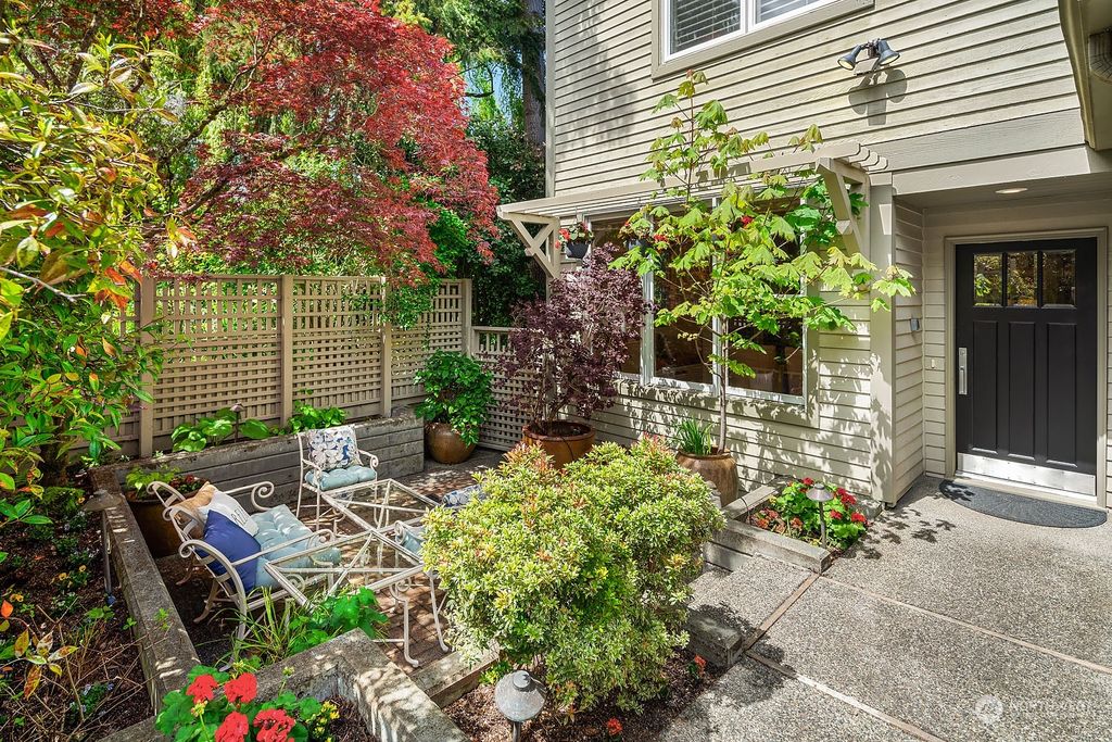 Photo of 341 35th Avenue E, Seattle, WA 98112 (MLS # 2287546)
