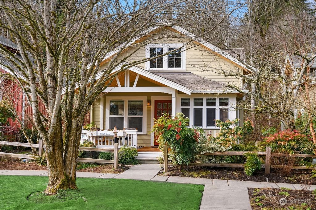 Photo of 13312 NE 111 Court, Redmond, WA 98052 (MLS # 2040550)