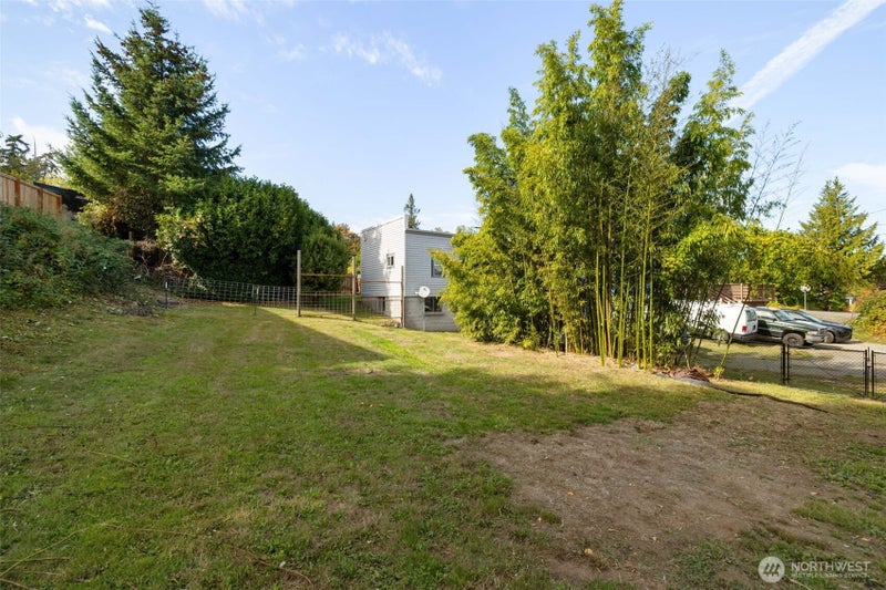 1405 Flower Avenue