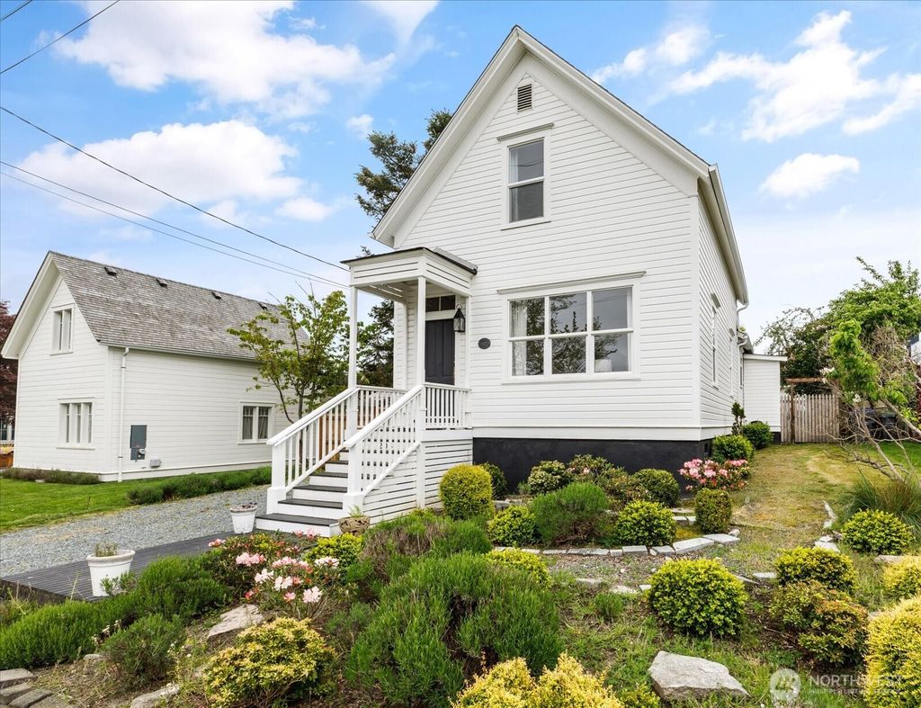 Photo of 205 NE 9th Street, Coupeville, WA 98239 (MLS # 2520461)