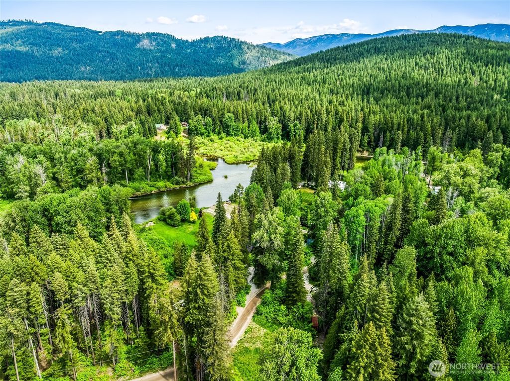 Photo of 13861 13863 Brae Burn Road, Leavenworth, WA 98826 (MLS # 2527875)